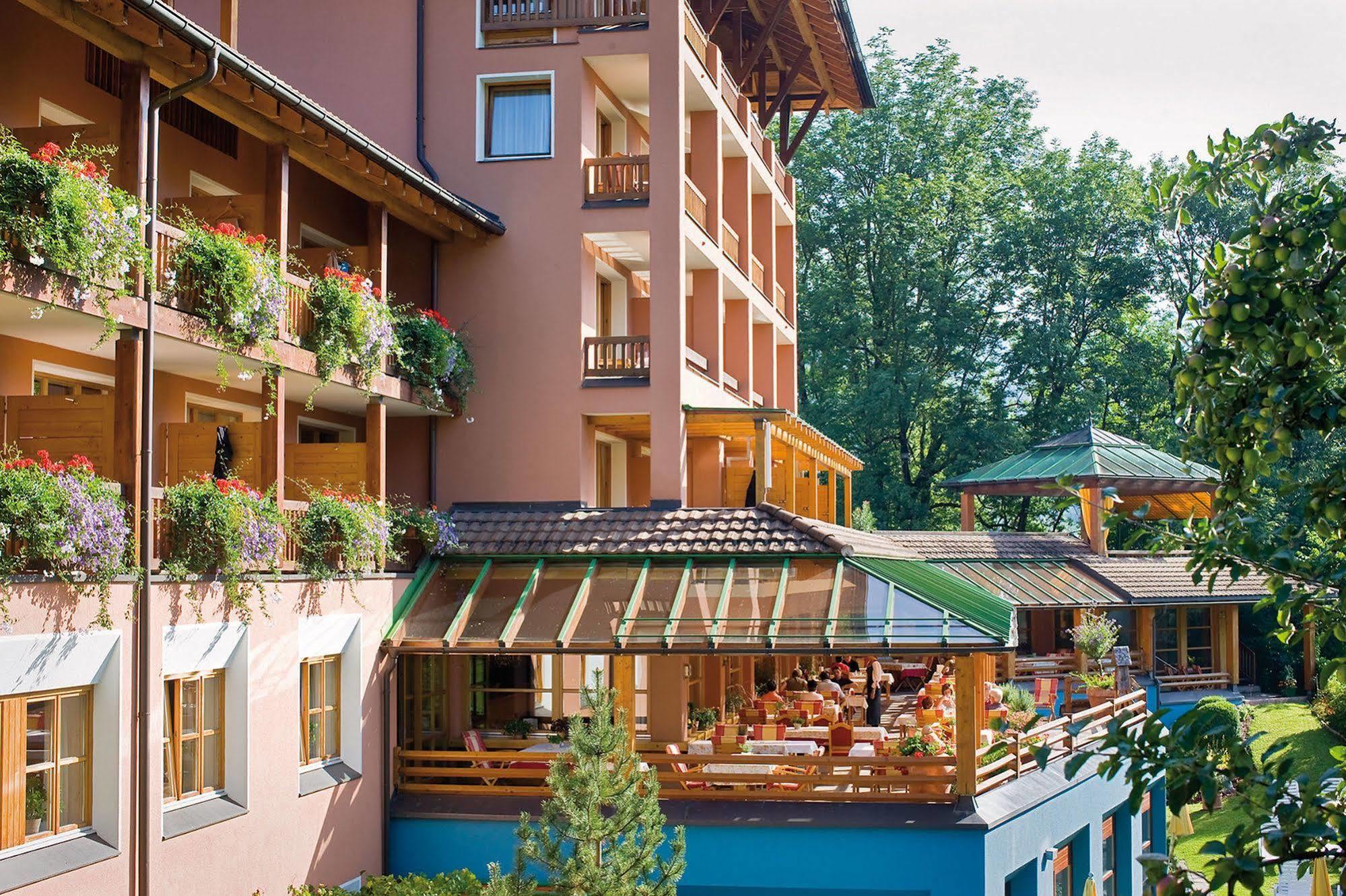 Hotel Montafoner Hof Schruns Exterior photo